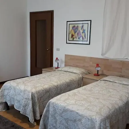 Appartamento Nel Centro Storico Di Parma